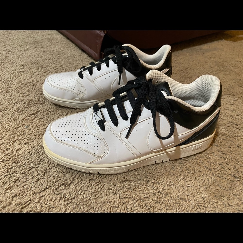Nike Air Prestige II Sneaker Patent Black/White Women’s Size 8